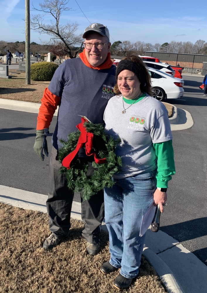 Triangle Chapter Members Participate in Wreaths Across America